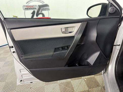 Used 2017 Toyota Corolla LE image 10