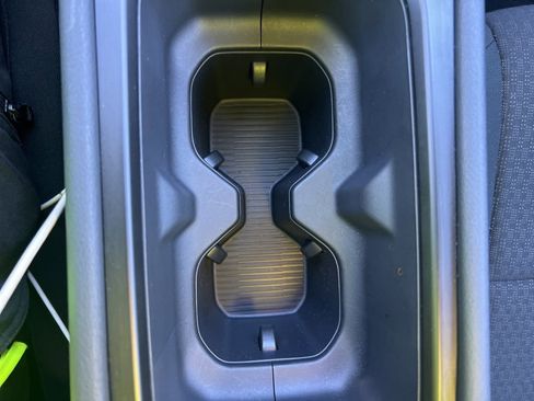 Used 2025 Nissan Kicks S image 19