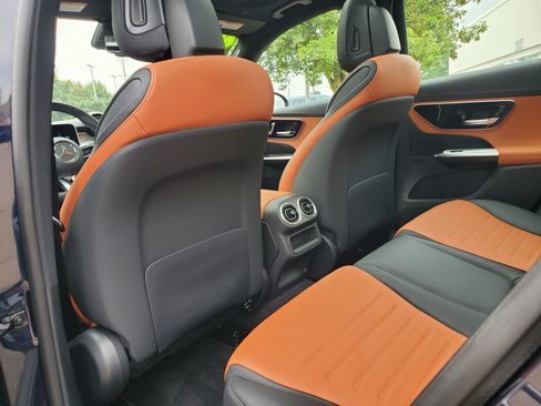 Used 2024 Mercedes-Benz GLC 43 AMG 4MATIC image 31