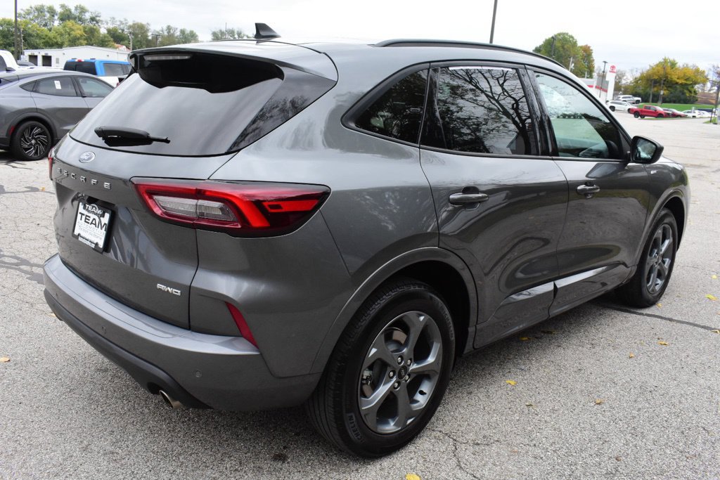 Certified 2023 Ford Escape ST-Line w/ Tech Pack #1 AWD/4WD image 5