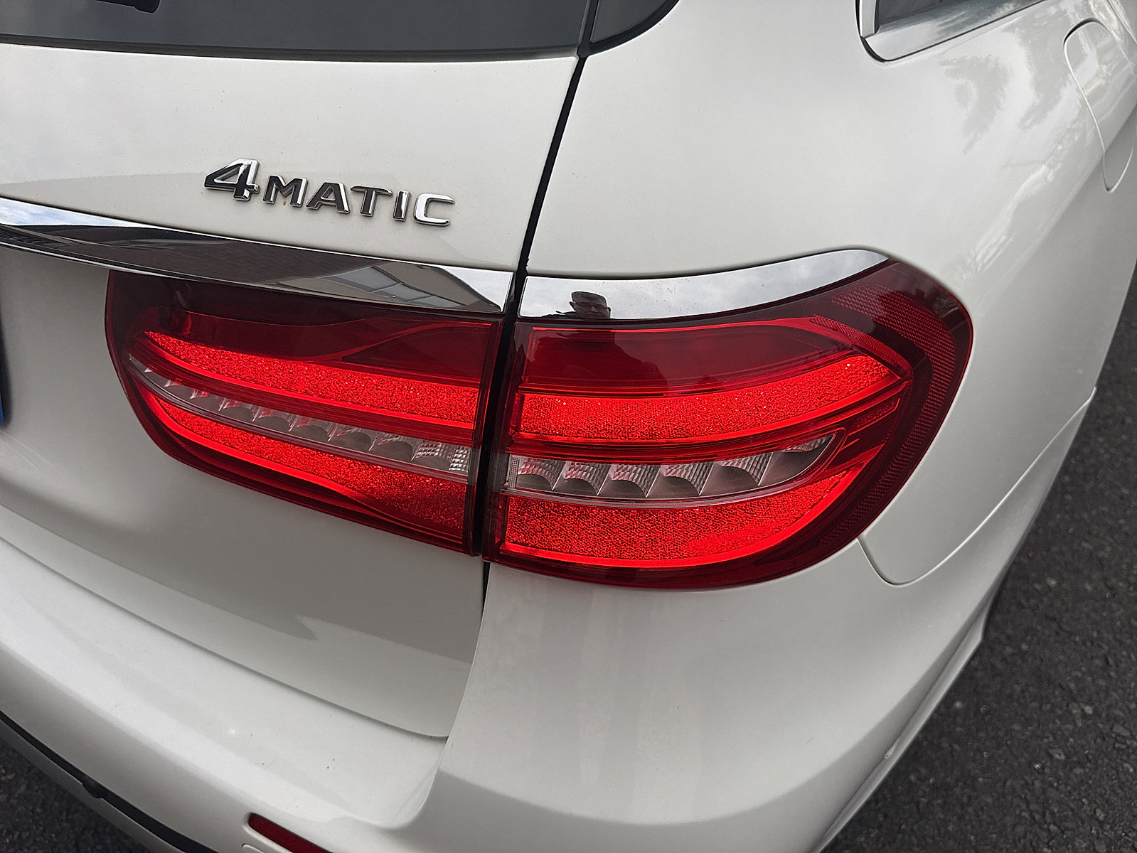 Used 2017 Mercedes-Benz E 400 4MATIC Wagon image 29