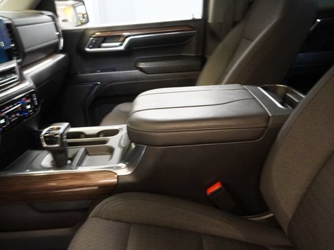 Used 2023 Chevrolet Silverado 1500 LT Trail Boss w/ Protection Package AWD/4WD image 7