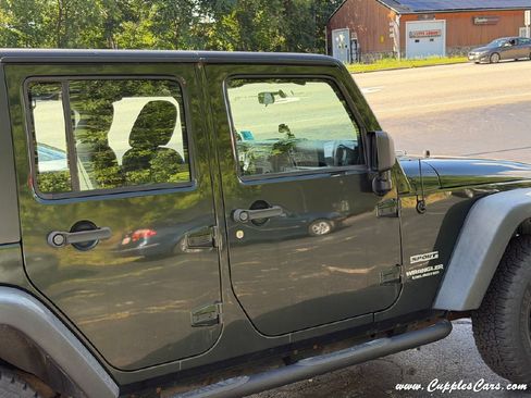 Used 2011 Jeep Wrangler Unlimited Sport AWD/4WD image 33