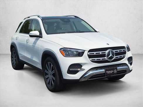 Used 2026 Mercedes-Benz GLE 450e 4MATIC image 3