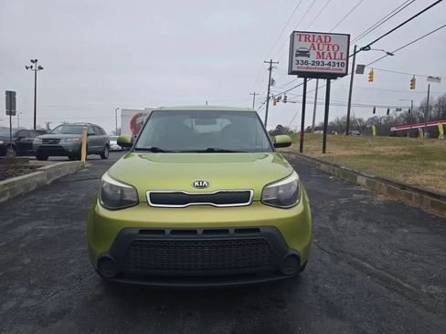 Used 2015 Kia Soul FWD image 2