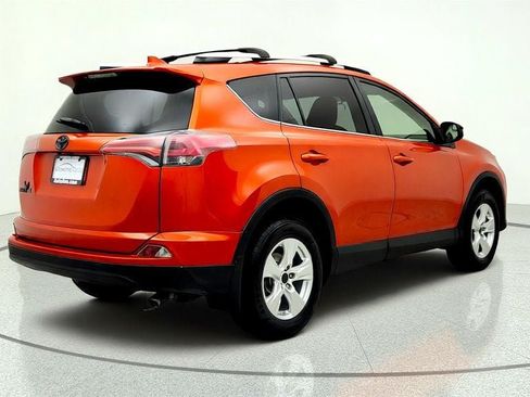 Used 2016 Toyota RAV4 LE FWD image 5