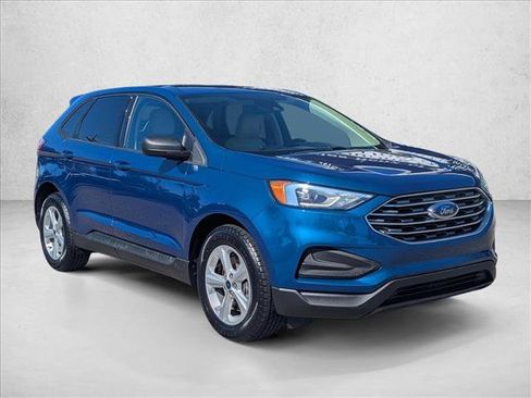 Used 2021 Ford Edge SE image 3