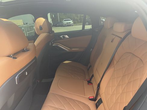 Used 2024 BMW X6 xDrive40i w/ Premium Package AWD/4WD image 6