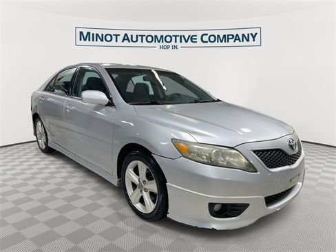 Used 2011 Toyota Camry SE w/ SE Extra-Value Pkg #1 image 1