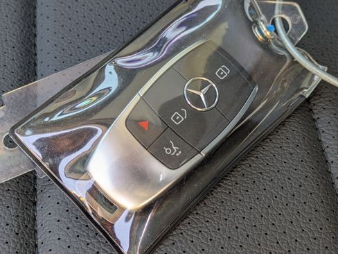 New 2026 Mercedes-Benz GLS 450 4MATIC image 39