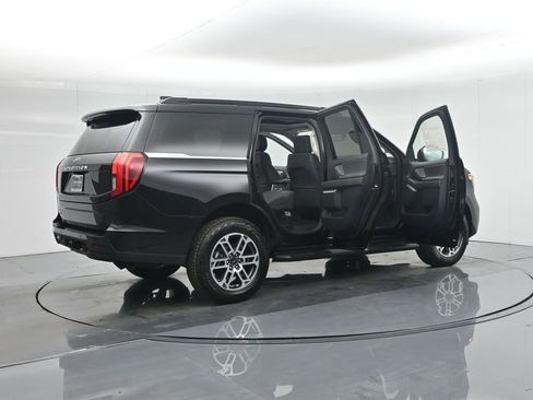 New 2025 Ford Expedition Active image 5