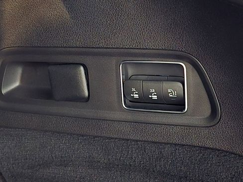 Used 2024 Mercedes-Benz GLS 450 4MATIC image 24