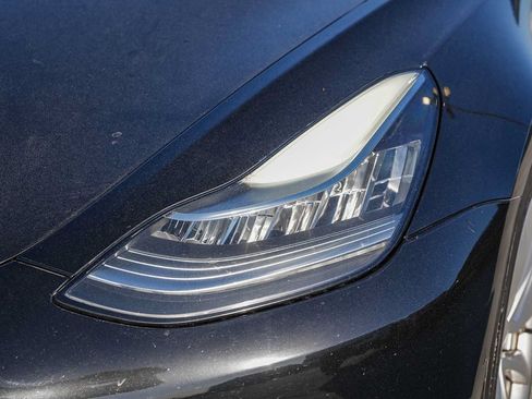 Used 2018 Tesla Model 3 Long Range RWD image 4