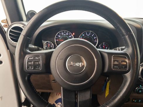 Used 2014 Jeep Wrangler Unlimited Sahara w/ Connectivity Group image 11