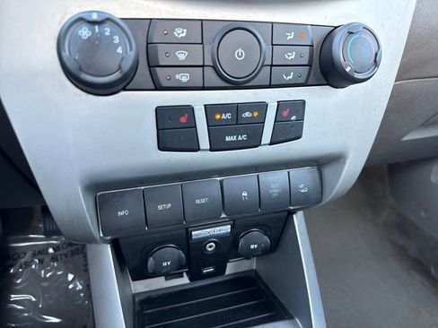 Used 2011 Ford Focus SES w/ 401A Rapid Spec Order Code image 21