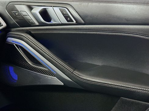 Used 2022 BMW X6 M50i AWD/4WD image 17