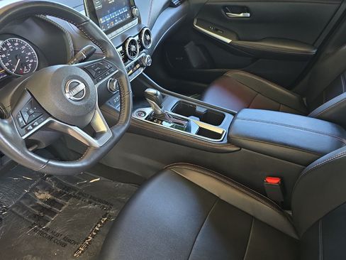 Used 2025 Nissan Sentra SR w/ SR Premium Package FWD image 10
