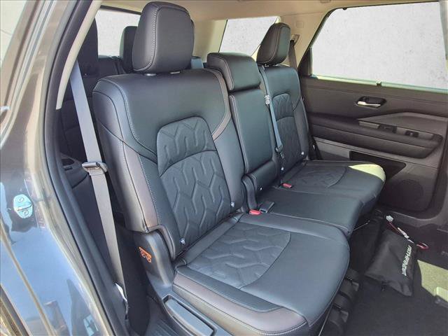 Used 2026 Nissan Pathfinder Platinum w/ Cargo Package AWD/4WD image 21