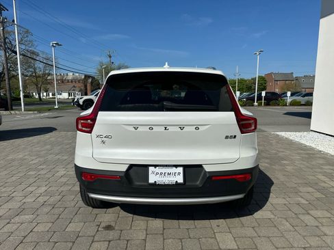 Used 2025 Volvo XC40 B5 Plus AWD/4WD image 29