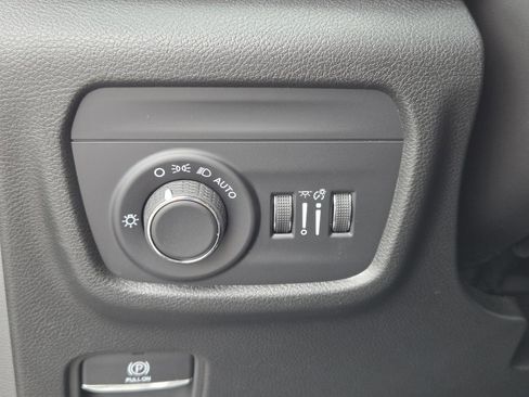 New 2025 Jeep Grand Cherokee L Altitude image 19