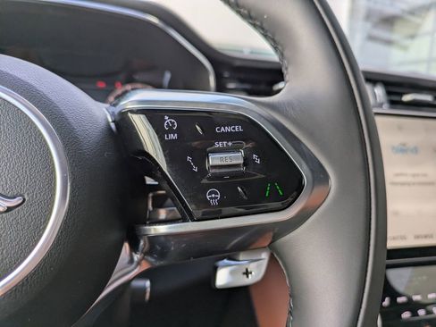 New 2026 Jaguar F-PACE R-Dynamic S image 29