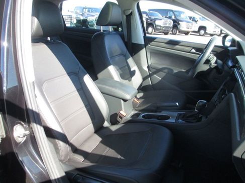 Used 2020 Volkswagen Passat 2.0T R-Line FWD image 19
