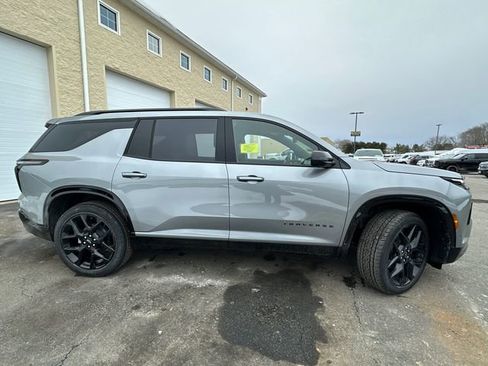 New 2026 Chevrolet Traverse RS w/ LPO, Floor Liner Package AWD/4WD image 12