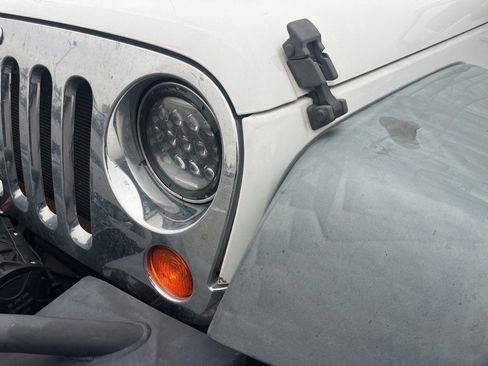 Used 2011 Jeep Wrangler Rubicon w/ PWR Convenience Group image 16