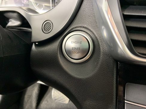 Used 2017 INFINITI QX30 Premium w/ Navigation Package image 31