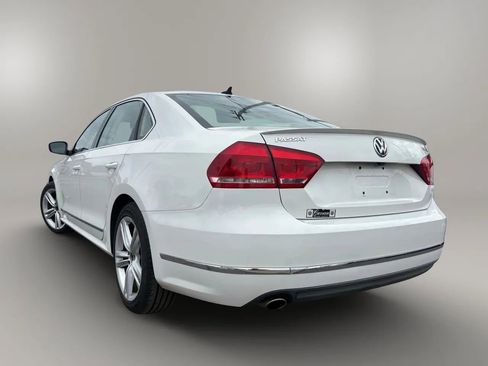 Used 2014 Volkswagen Passat 1.8T SEL Premium image 5