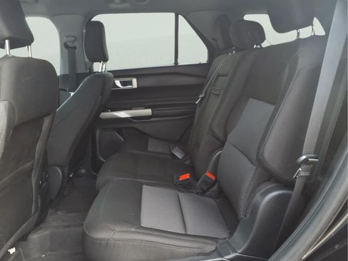 Used 2023 Ford Explorer XLT AWD/4WD image 28