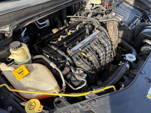 Used 2012 Dodge Avenger SXT FWD image 30