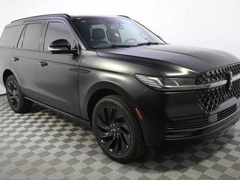 New 2026 Lincoln Navigator Reserve AWD/4WD image 8