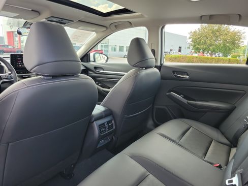 Used 2023 Nissan Altima 2.5 SL FWD image 14