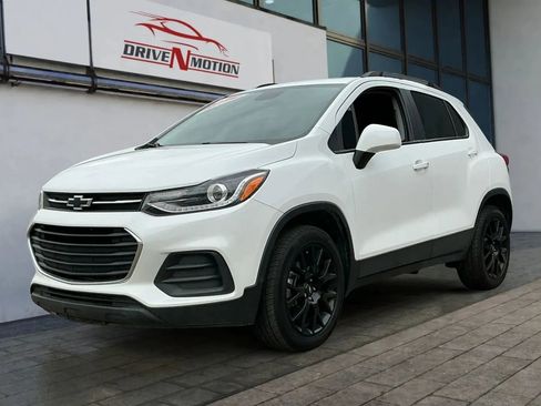 Used 2022 Chevrolet Trax LT w/ Driver Confidence Package image 7