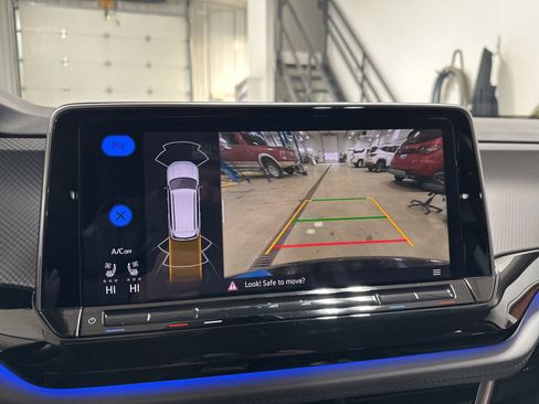 Certified 2025 Volkswagen Atlas Peak Edition SE image 63