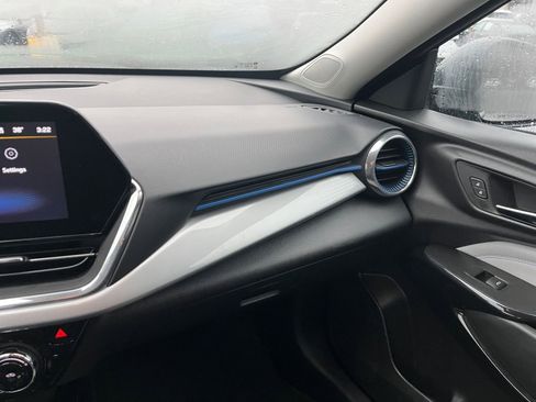 Used 2025 Chevrolet Trax LT image 29