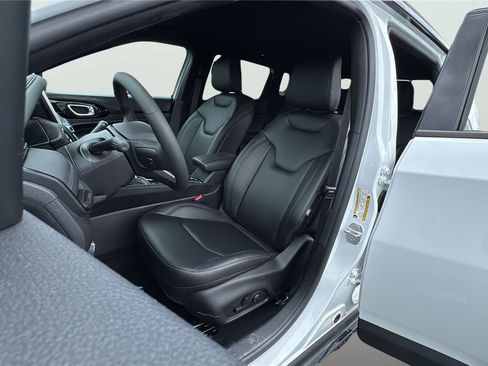 Certified 2026 Jeep Compass Limited AWD/4WD image 11