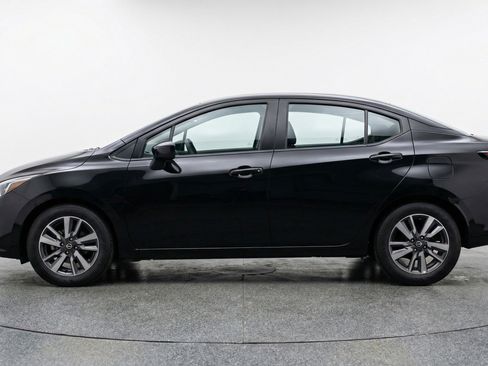 Used 2025 Nissan Versa SV image 5