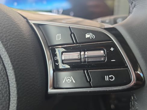 Certified 2024 Kia Seltos EX FWD image 24