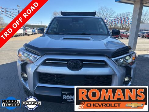Used 2021 Toyota 4Runner Venture w/ Moonroof Package image 8