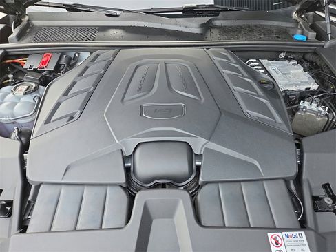 Used 2024 Porsche Cayenne Turbo GT image 31