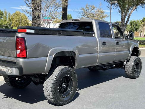 Used 2006 Chevrolet Silverado 3500 LT w/ Heavy-Duty Power Package AWD/4WD image 24