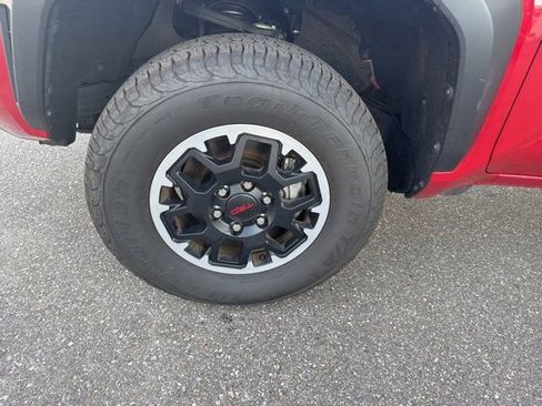 Used 2025 Toyota Tacoma TRD Off-Road image 11