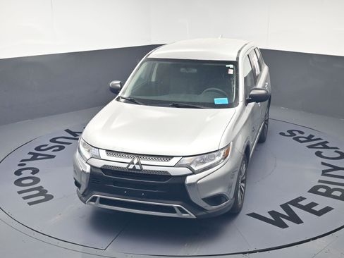 Used 2020 Mitsubishi Outlander ES image 21