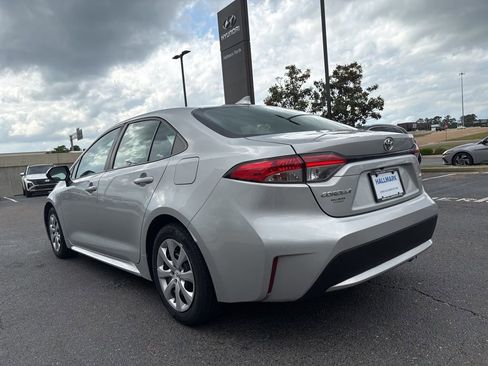 Used 2021 Toyota Corolla LE FWD image 7