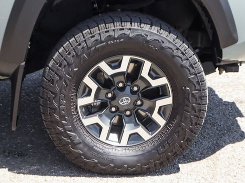 Used 2023 Toyota Tacoma TRD Off-Road AWD/4WD image 40