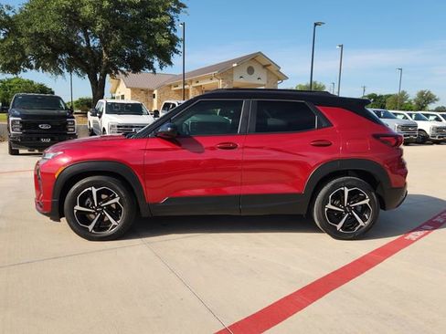 Used 2021 Chevrolet TrailBlazer RS w/ Sun and Liftgate Package FWD image 5