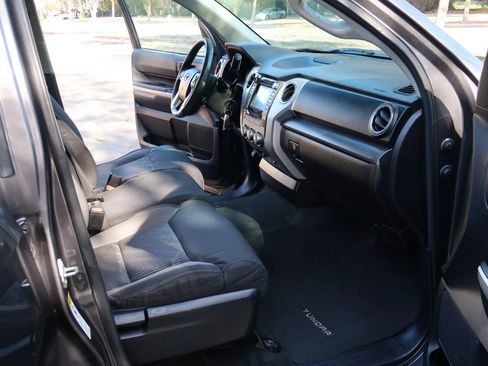 Used 2016 Toyota Tundra SR5 image 10
