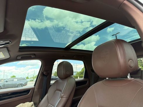 Used 2019 Porsche Cayenne AWD/4WD image 4